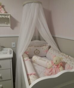 Dossel aramado com voal