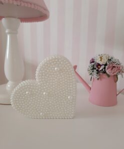 Coração branco em pérolas