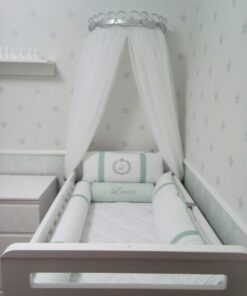 Dossel aramado com voal