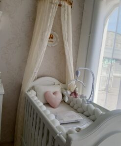 Dossel aramado com renda